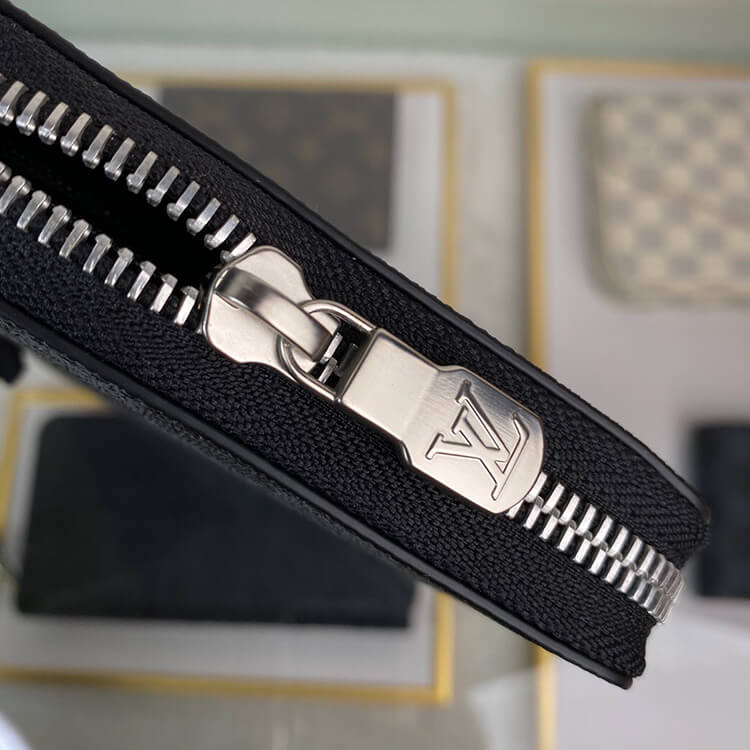 815a26cb5129915534eddd543425e70a