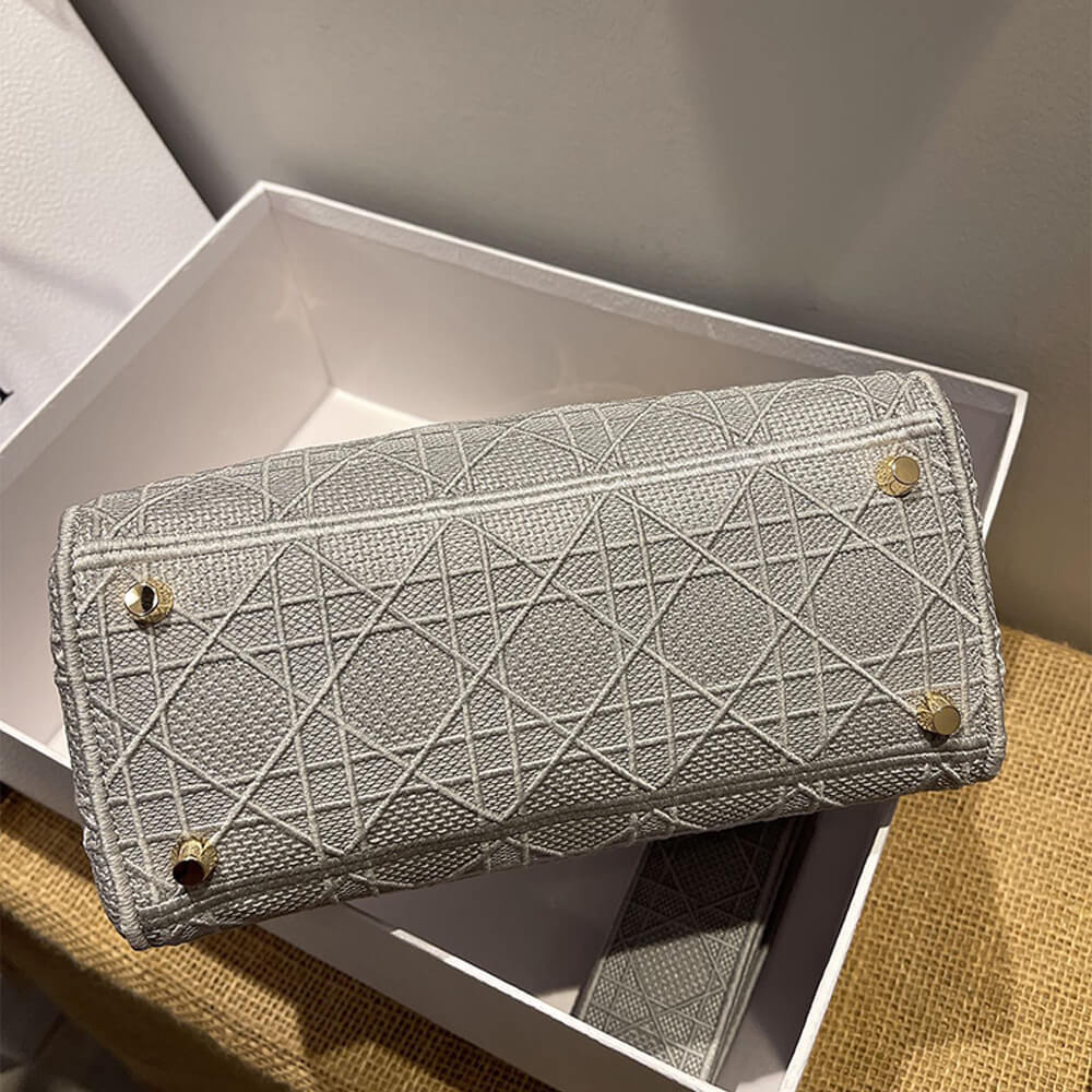 9eb68b11603a4621c69947518e04f62c