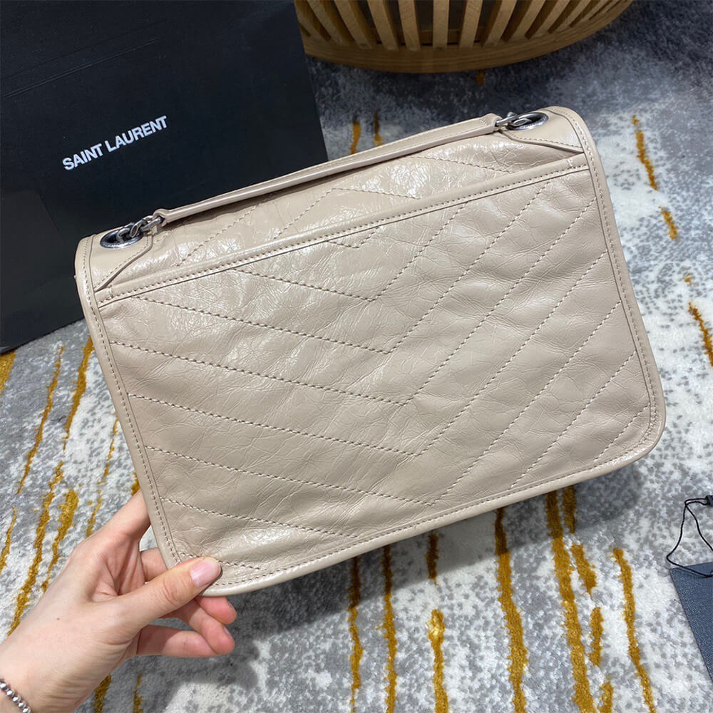 b0a21e9e1e134d3783365f27608c6f8d