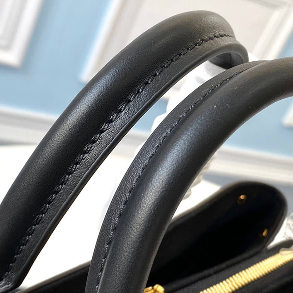 fb3946c205d7f5cdfeba8134df20d3ca